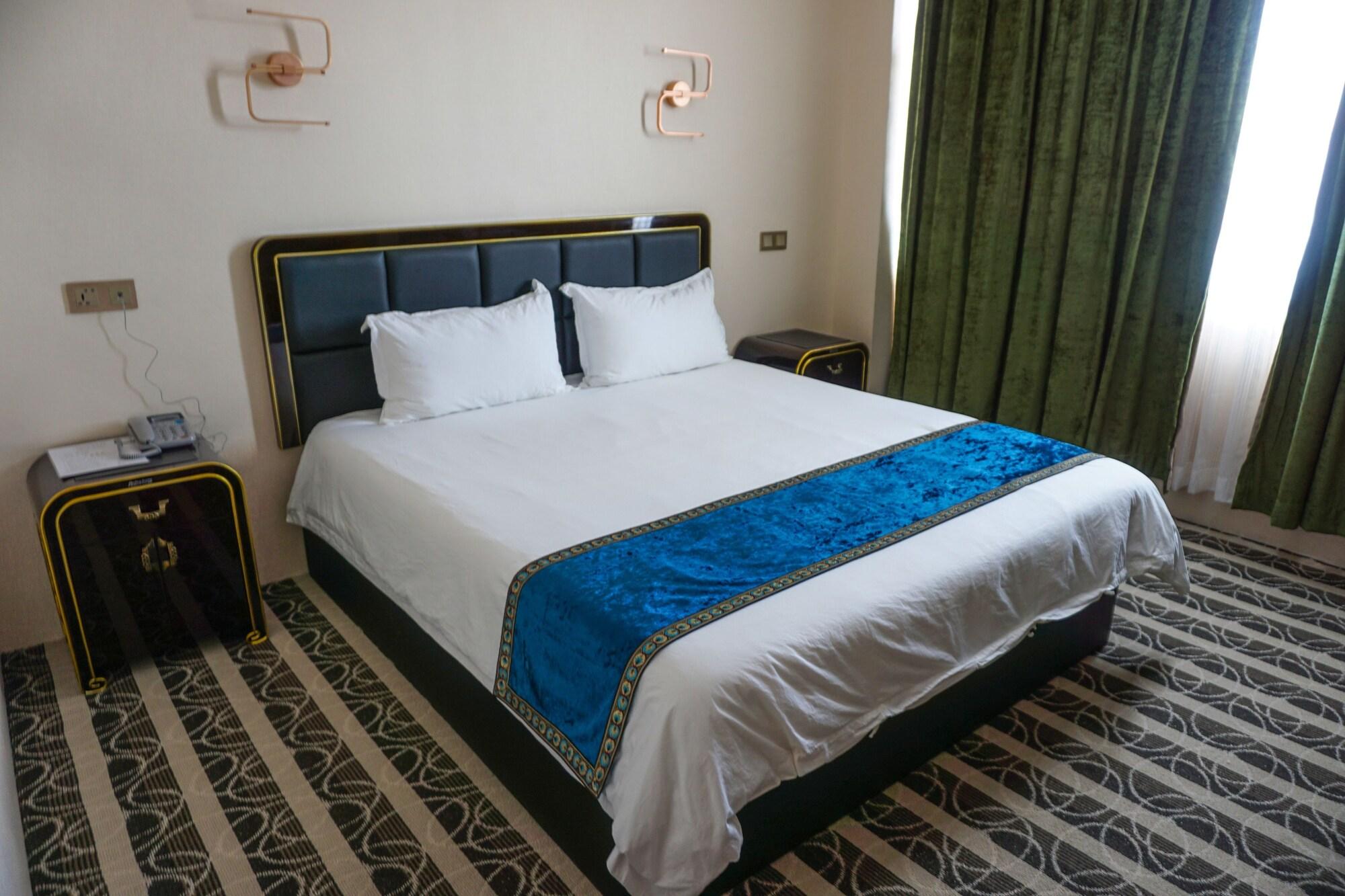 Star Sands Hotel Garapan Bagian luar foto