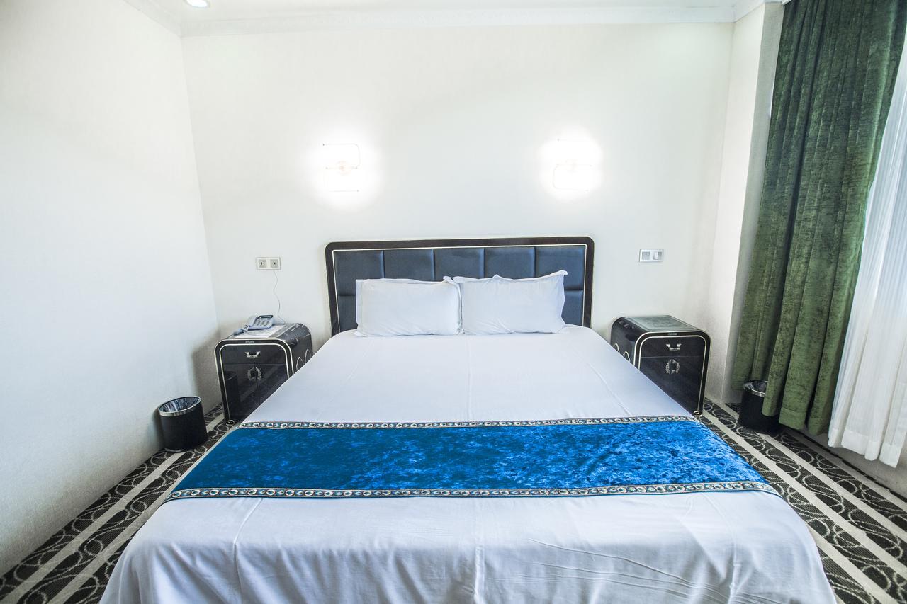 Star Sands Hotel Garapan Bagian luar foto